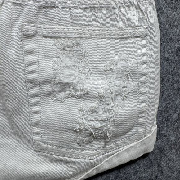 Forever 21 Shorts Womens Medium White Distressed Denim Frayed Hem Ripped Casual - Picture 11 of 12
